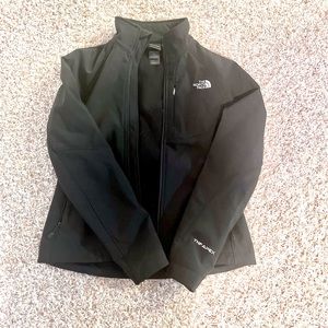 Black Womens Northface jacket.Good for under coat for skiing/ outside rain coat